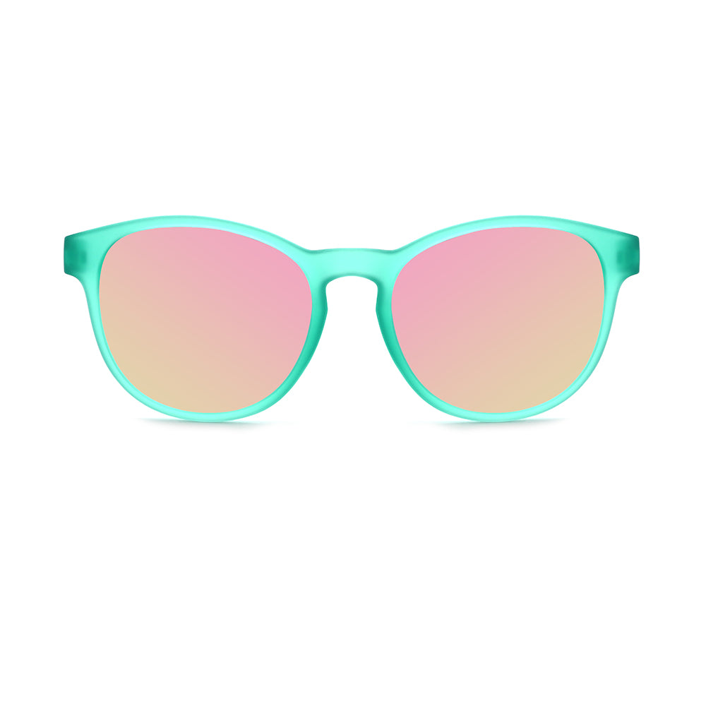 Ollo Pace Verdant Blaze sunglasses with UV400 polarised lenses and a striking green frame. Designed for outdoor athletes, these lightweight, durable sunglasses feature a non-slip fit, making them the perfect choice for running, cycling, training, and all-day performance.
